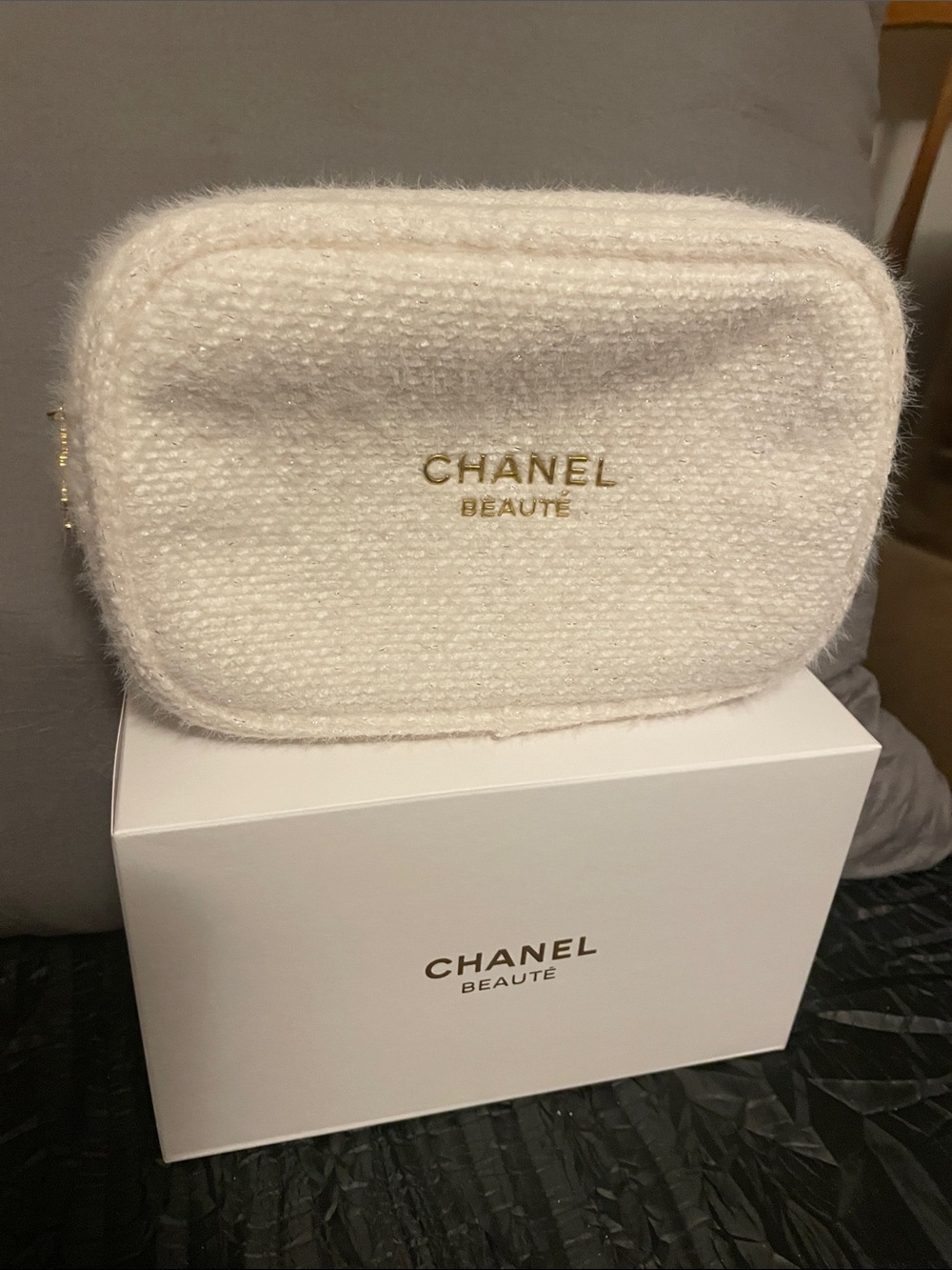 CHANEL GWP White Textured Beauté Cosmetic Case with Gold Logo